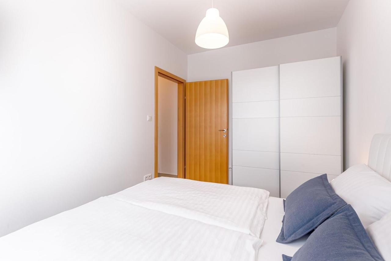 Apartments Rina Malinska Zewnętrze zdjęcie