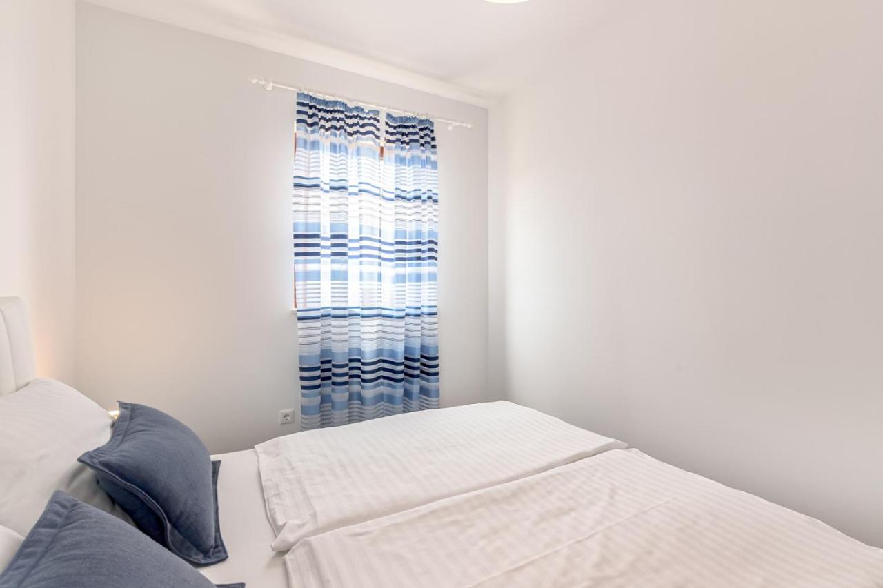 Apartments Rina Malinska Zewnętrze zdjęcie