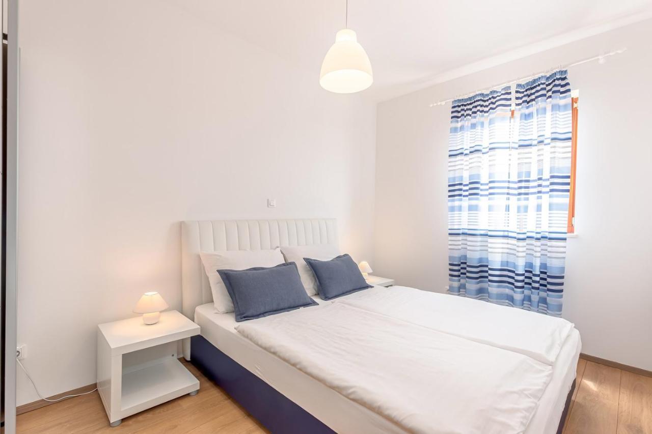 Apartments Rina Malinska Zewnętrze zdjęcie